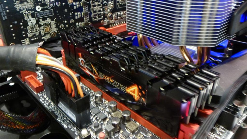 128 GB de memoria RAM.