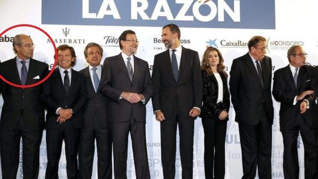 Rodríguez Sobrino (a la izquierda de la imagen) posa junto a los reyes y Mariano Rajoy.