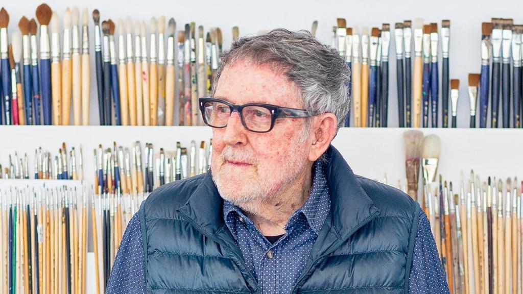 Juan Genovés en su estudio de Madrid.