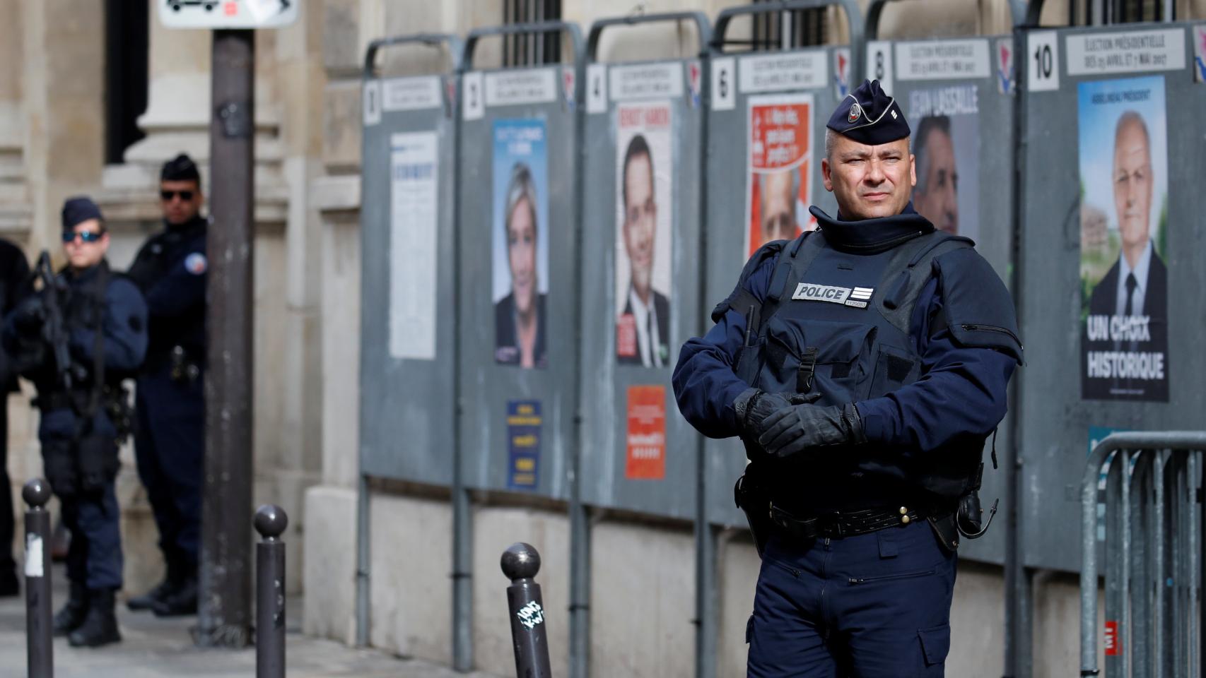 Hay desplegados hasta 50.000 efectivos de la policía