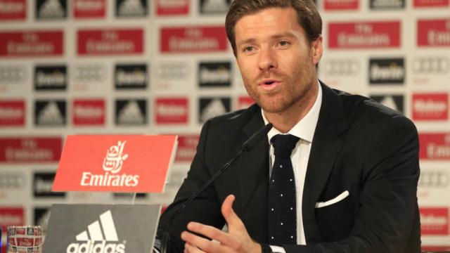 Xabi Alonso, en una rueda de prensa en el Santiago Bernabéu