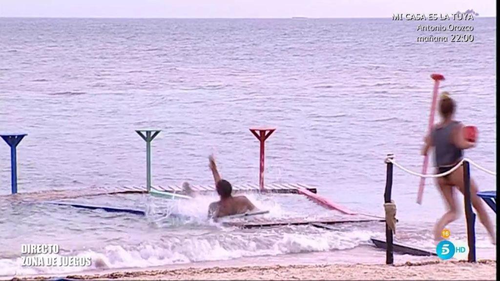 Aparatosa caída de Iván en el juego de recompensa de 'Supervivientes'