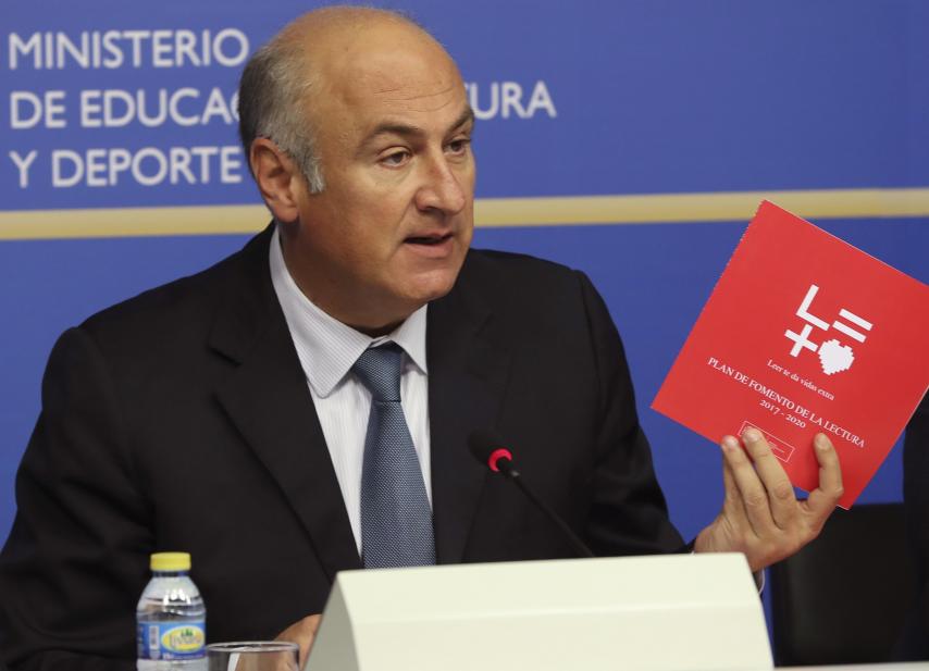 Fernando Benzo, secretario de Estado de Cultura, presentando el plan de fomento a la lectura.