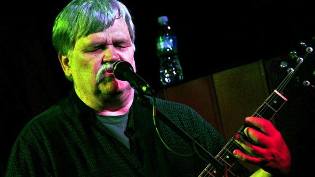 Fallece en el escenario el músico de rock Bruce Hampton.
