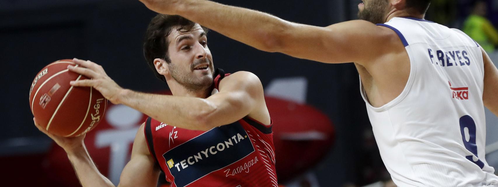 Tomás Bellas y Felipe Reyes en la ida.