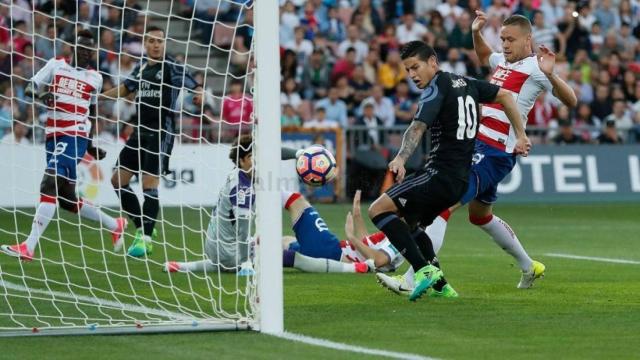 James remata a portería