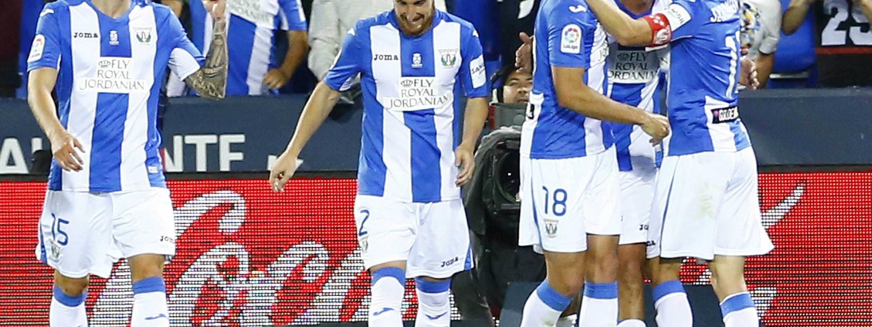 Los jugadores del Leganés celebrando el gol de Gabriel.