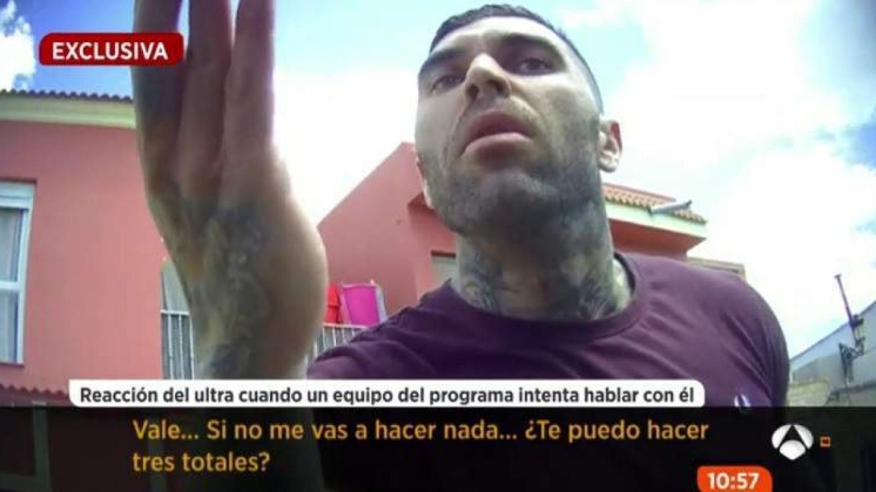 El ultra del Betis detenido amenaza a un reportero de 'Espejo público'