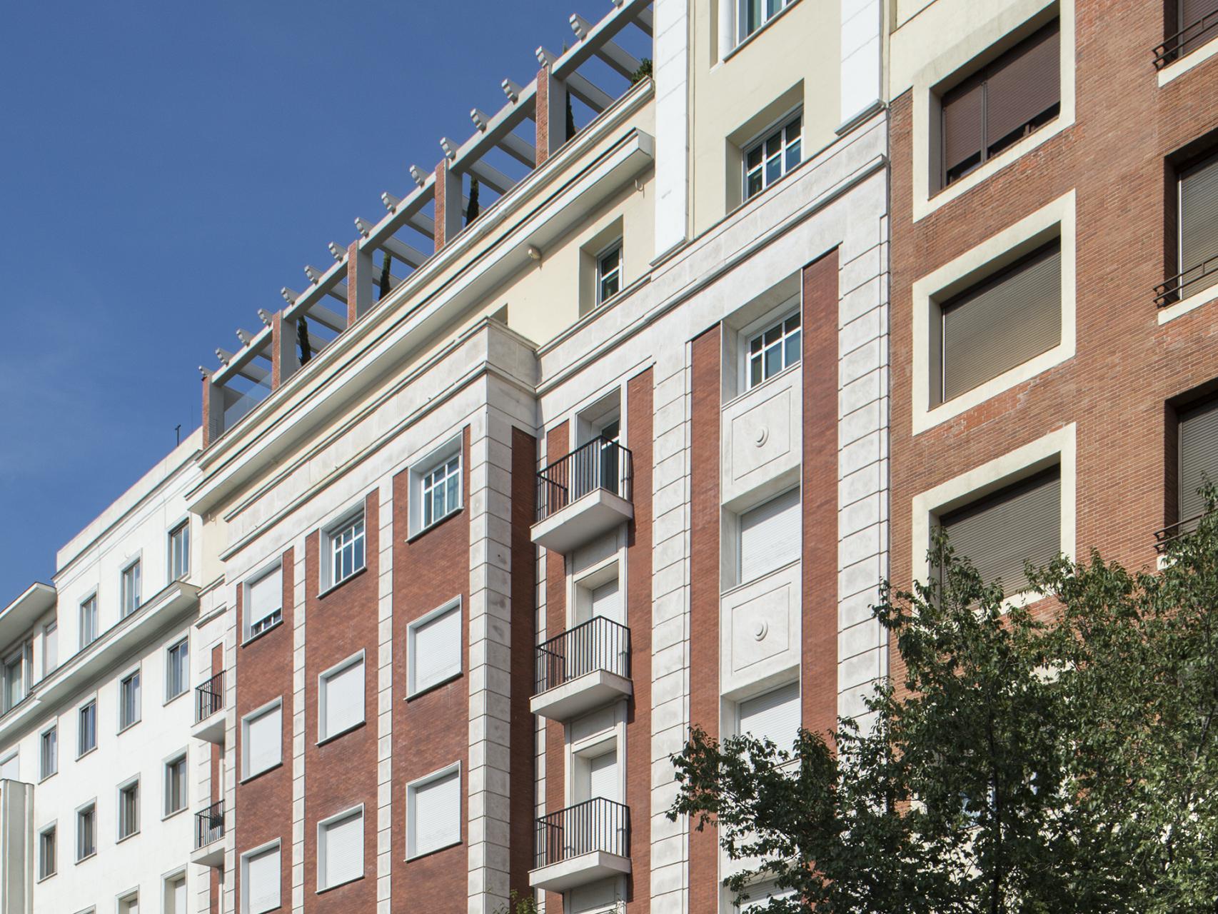 El edificio ubicado en el número 4 de la calle Hermanos Bécquer es propiedad de la familia de la joven.