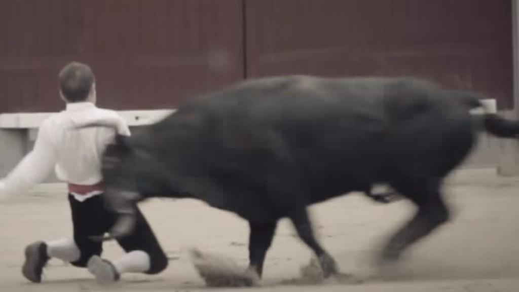 Quiebro de rodillas en Las Ventas