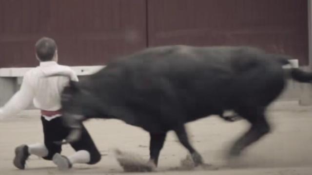 Quiebro de rodillas en Las Ventas