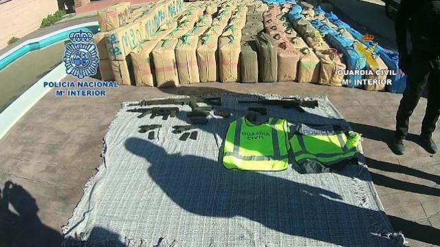 El material incautado, drogas y armas