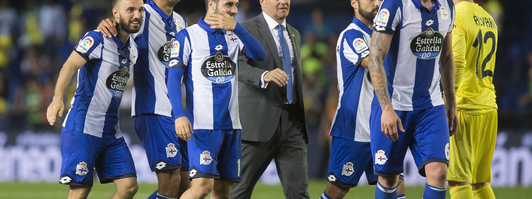 Los jugadores del Dépor celebran la permanencia.