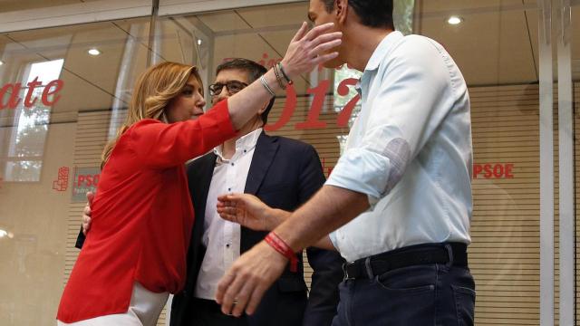 Susana Díaz y Pedro Sánchez en la Sala Ramón Rubial de Ferraz el pasado lunes.