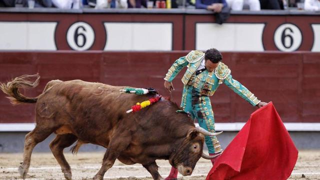Templado natural de Ferrera al quinto, al que cuajó una gran faena