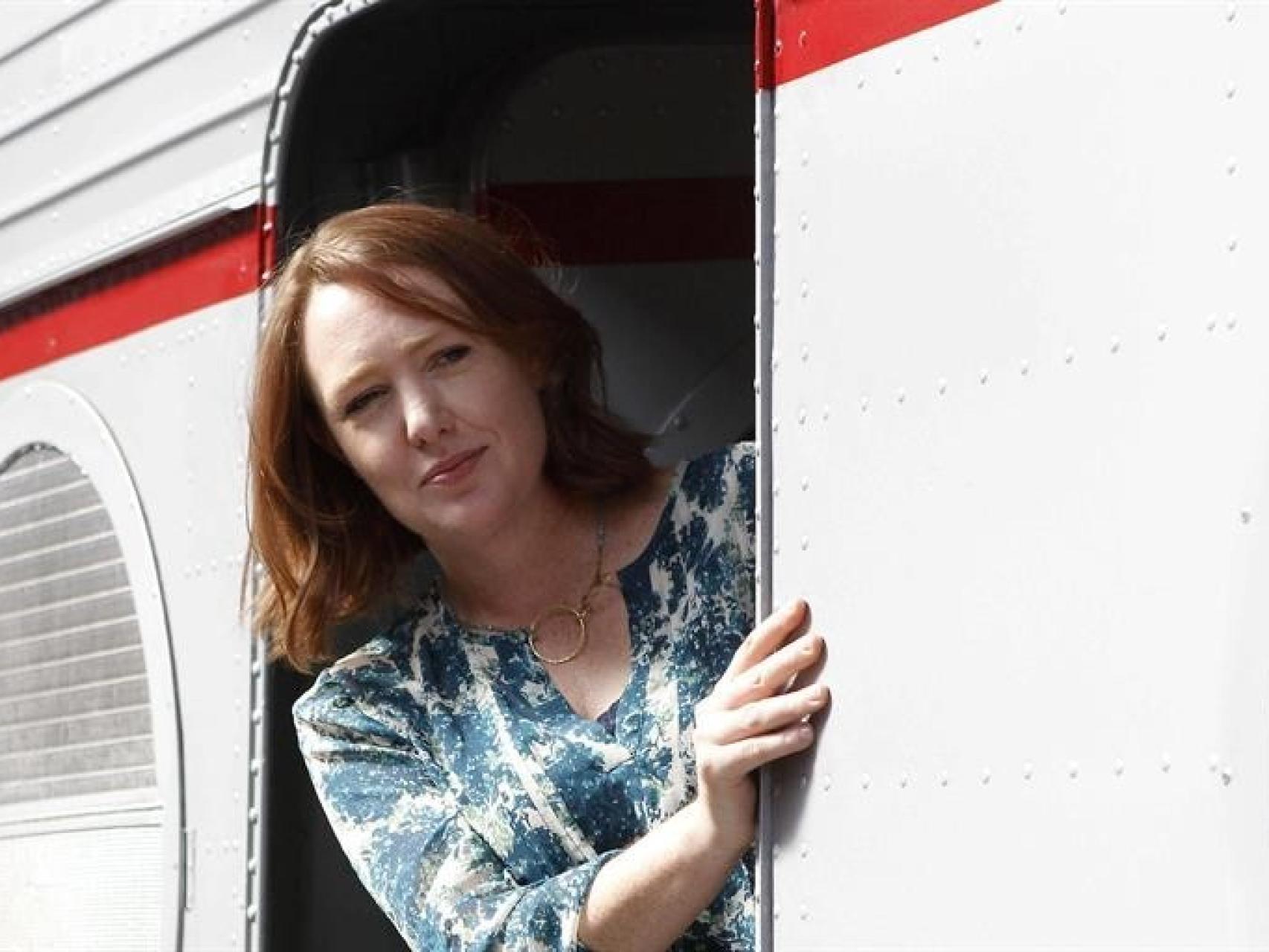 Paula Hawkins durante la campaña de promoción de su primera novela, La chica del tren.