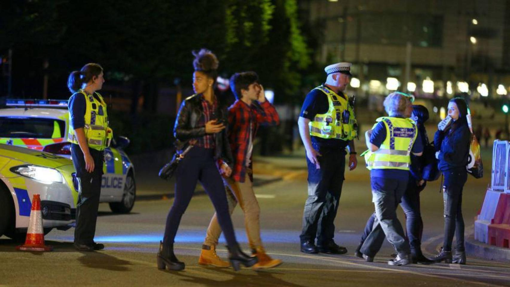 Críticas al Canal 24 Horas por informar tarde y mal sobre el atentado en Manchester