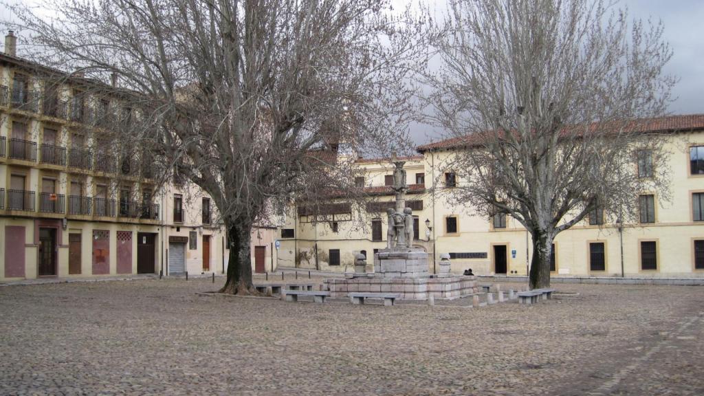 Vista de la Plaza del Grano, en León, antes del inicio de la reforma.