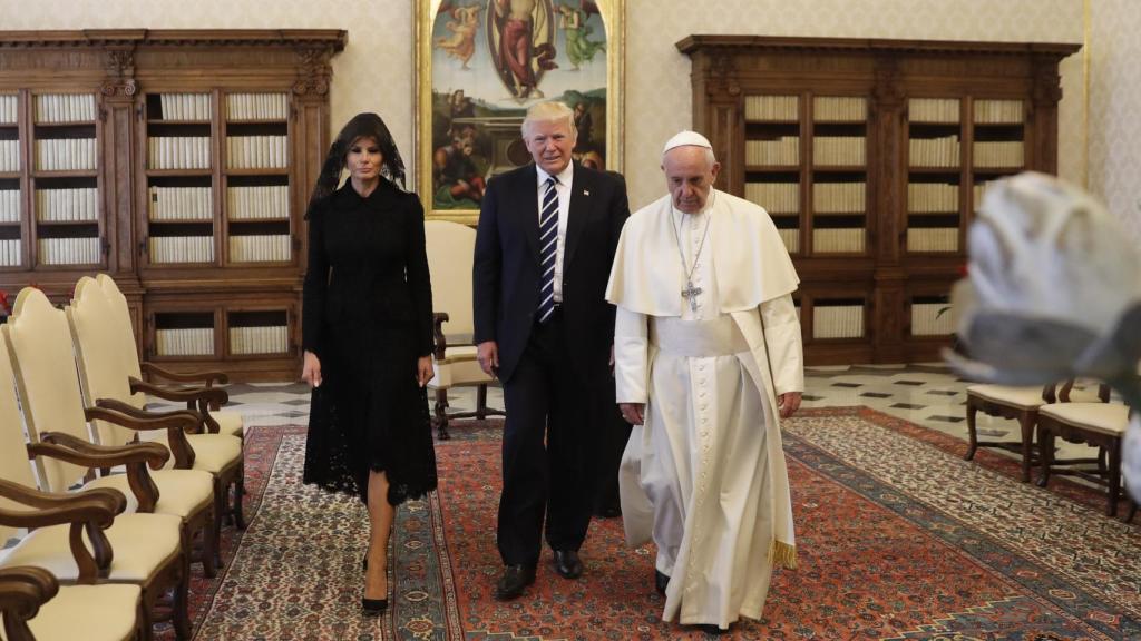 Donald Trump y Melania junto al Papa Francisco.