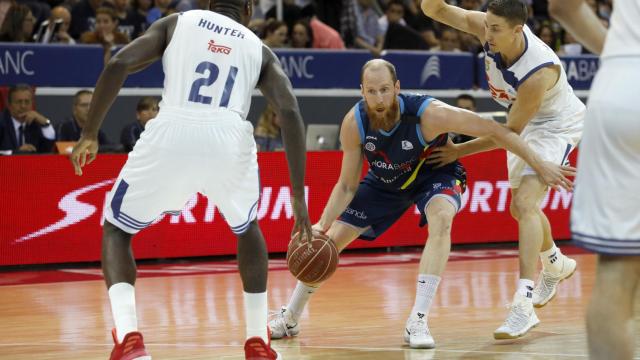 Schreiner intenta superar a Hunter y Carroll.