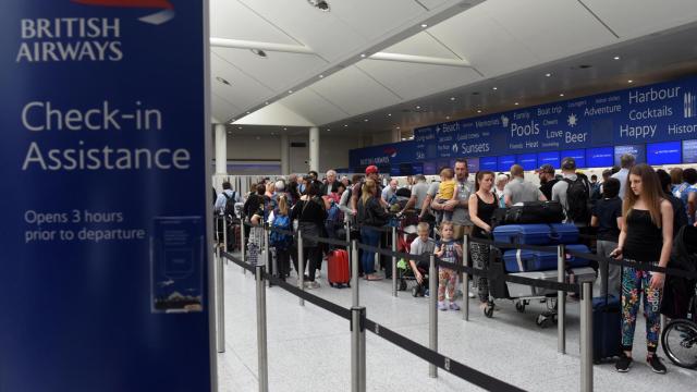 British Airways tuvo que cancelar centenares de vuelos desde el sábado.