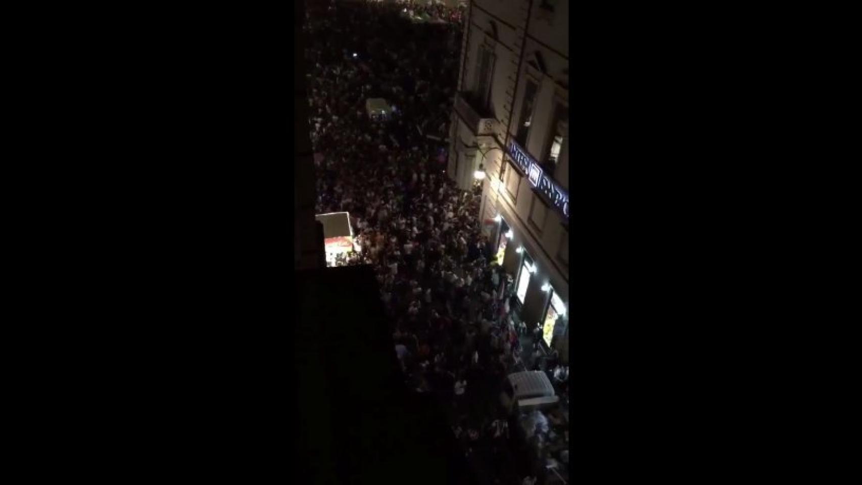 Estampida en Turín por una falsa amenaza de bomba. Foto: @infoemerg