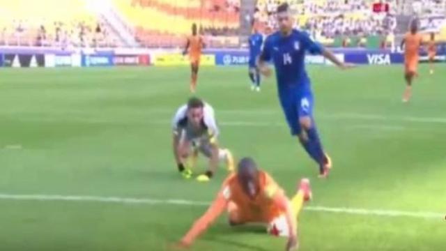 El piscinazo que ratificó el VAR.