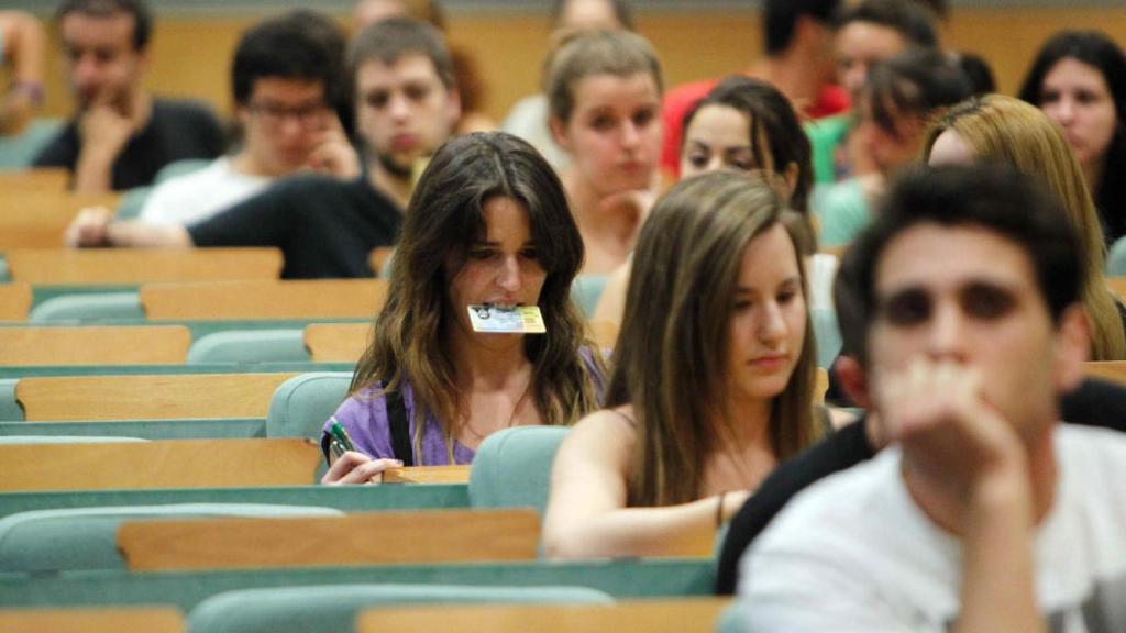 Estudiantes durante unas Pruebas de Acceso.
