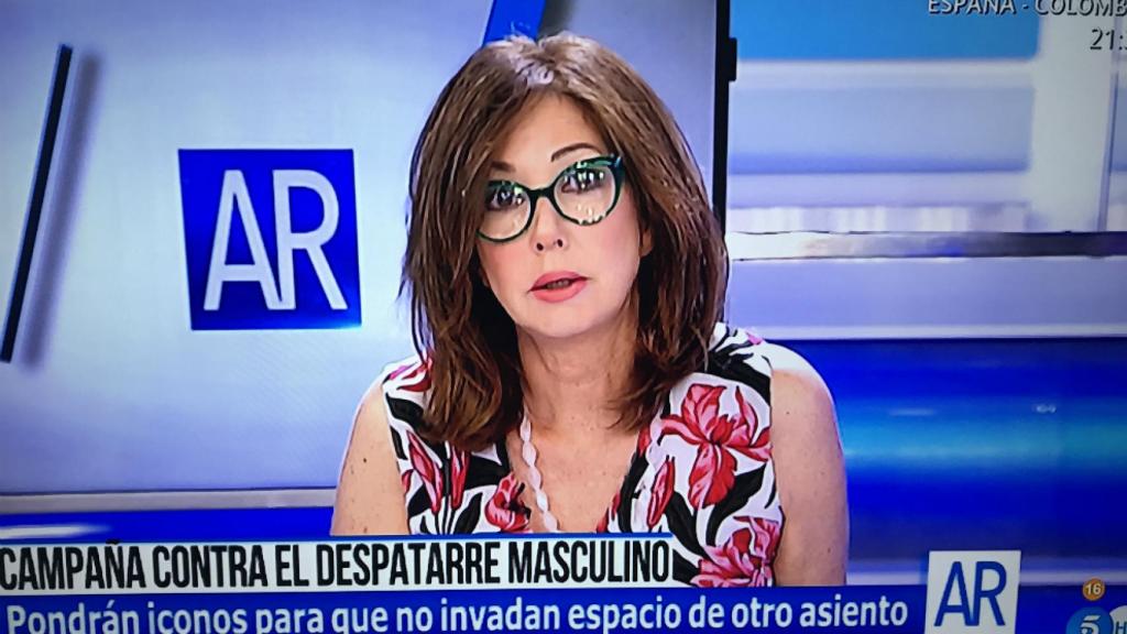 Ana Rosa, sobre el despatarre: “Prohibamos también a los gordos utilizar más espacio”