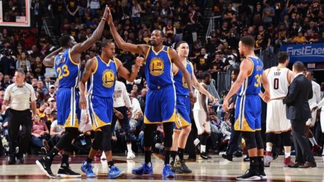 Durant abrochó el partido con un triple decisivo a falta de 40 segundos.