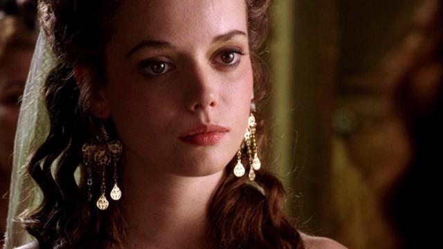 Alice Henley como Livia en la serie Roma.