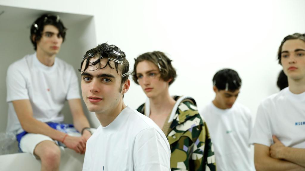 Lennon Gallagher en la pasarela de MSGM el pasado domingo 18 de junio en Milan Fashion Week. | Foto: Getty Images.