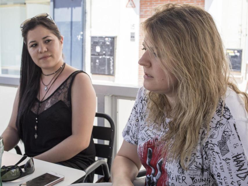 Vanessa y Mari José, durante la entrevista.