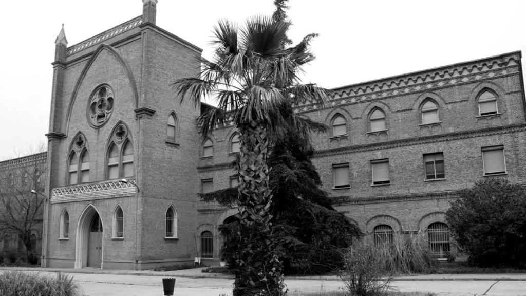 Fachada del convento antes del derribo.