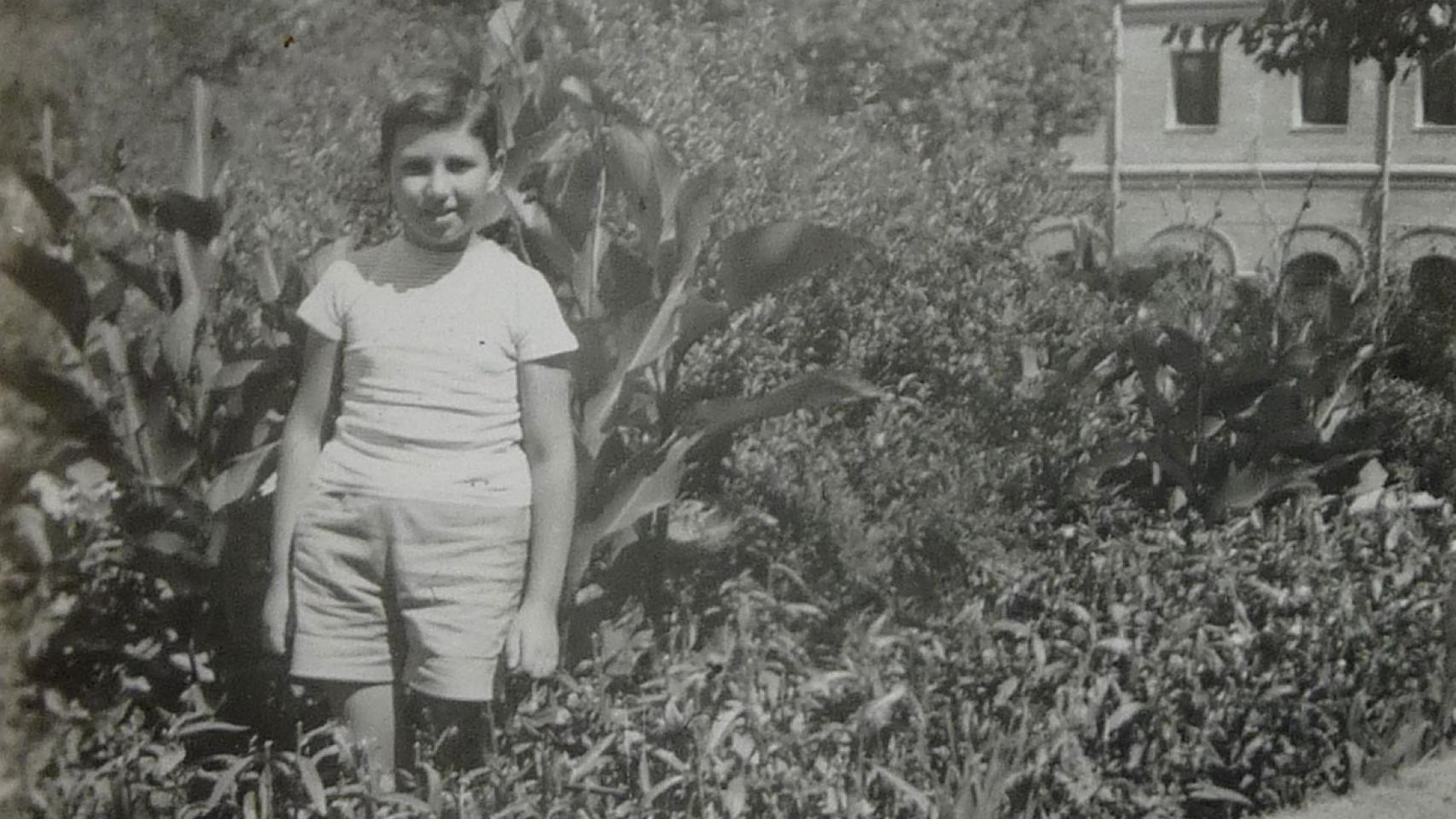 Vicente Patón en el convento de las Damas Apostólicas, a finales de los años cincuenta.