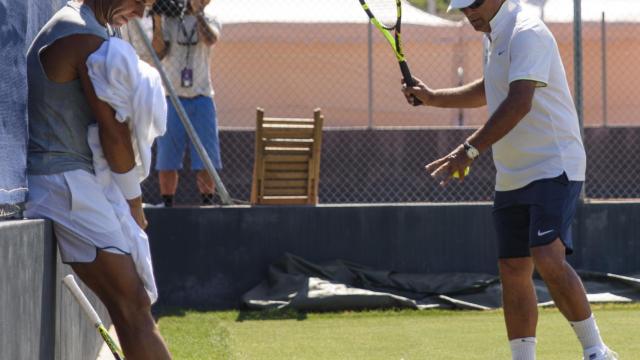 Nadal, en un entrenamiento en Mallorca con Toni Nadal.