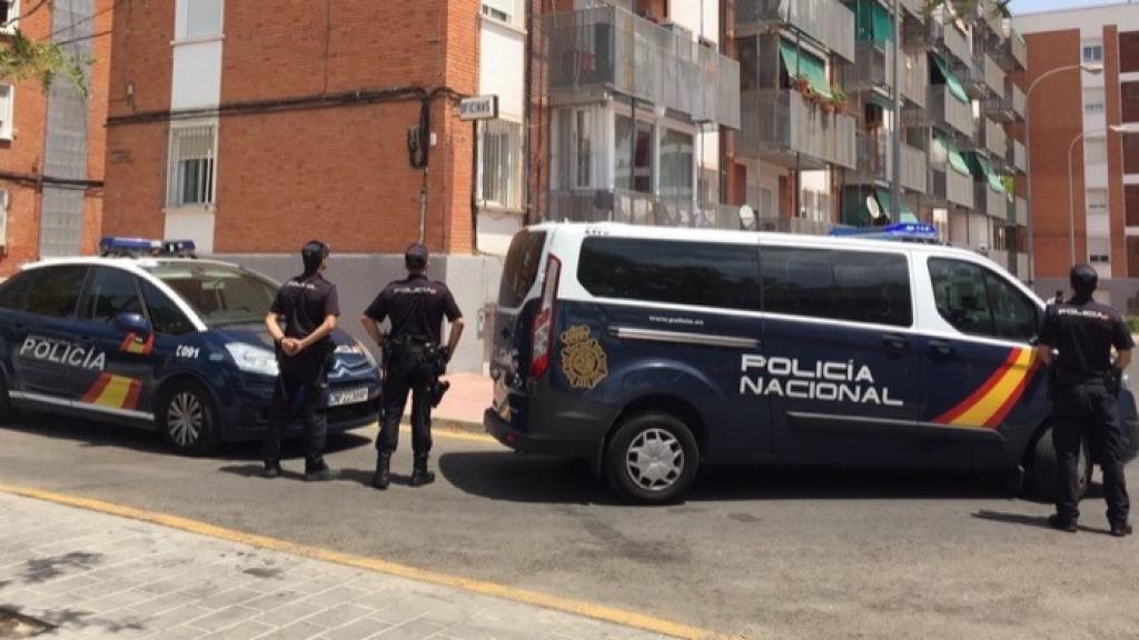 La Policía Nacional en el barrio vallisoletano de Pajarillos