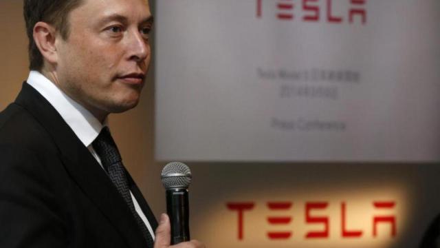 Elon Musk en una presentación de Tesla.