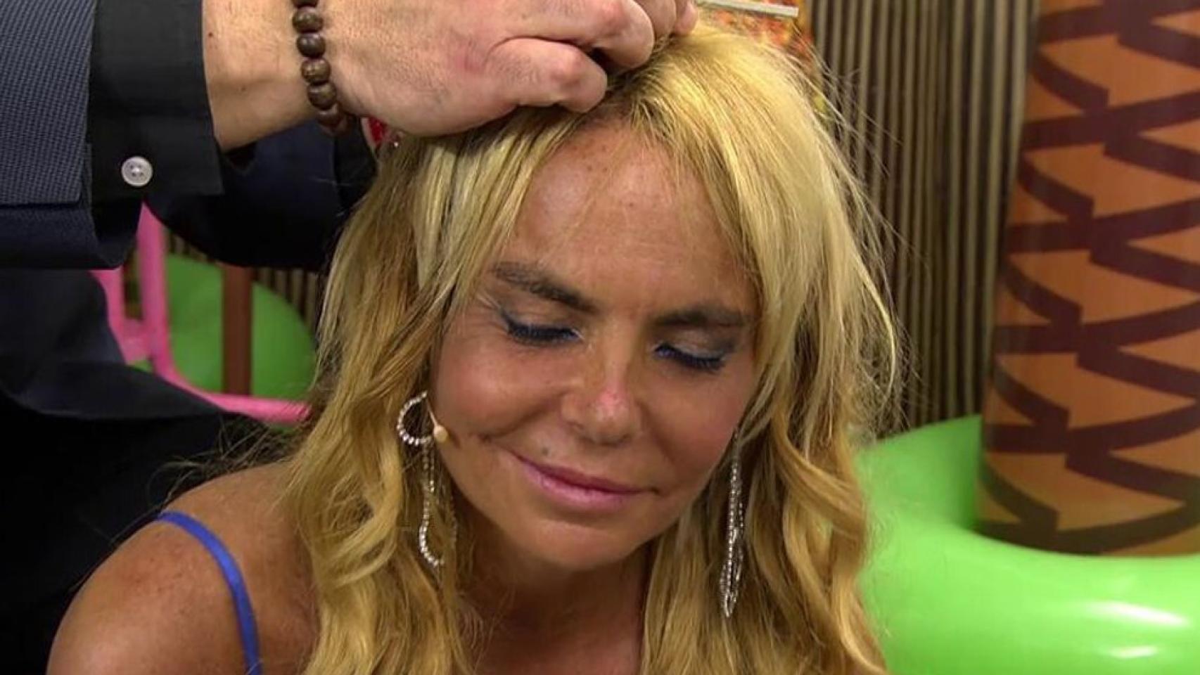 Leticia Sabater, hipnotizada, regresa a 'Supervivientes' y se declara a Kiko