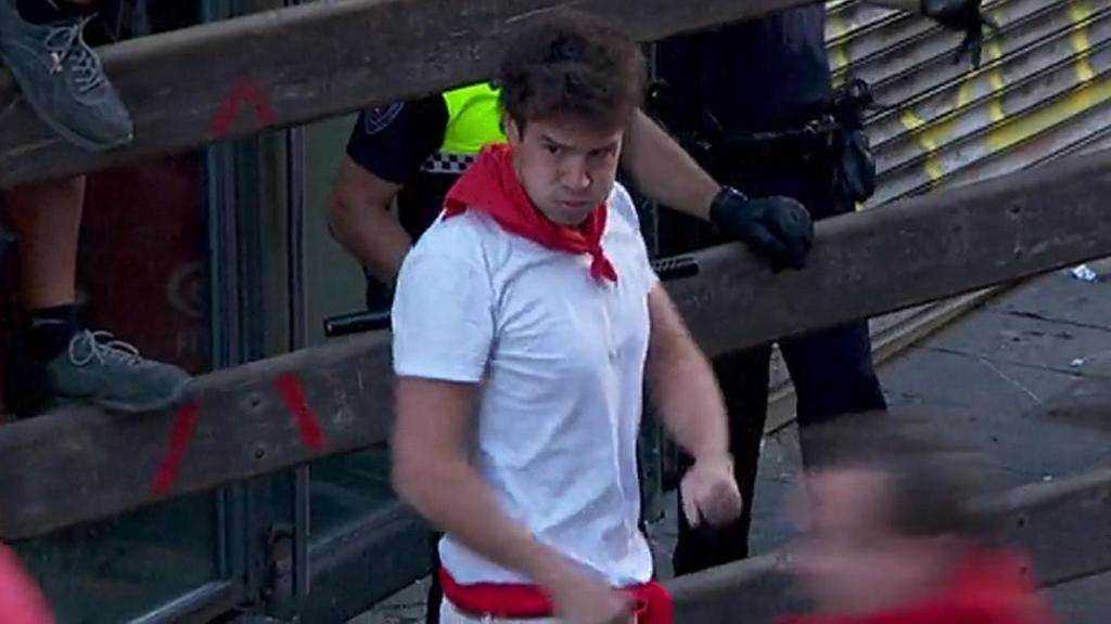 Luis, captado por las cámaras de RTVE justo después del encierro.