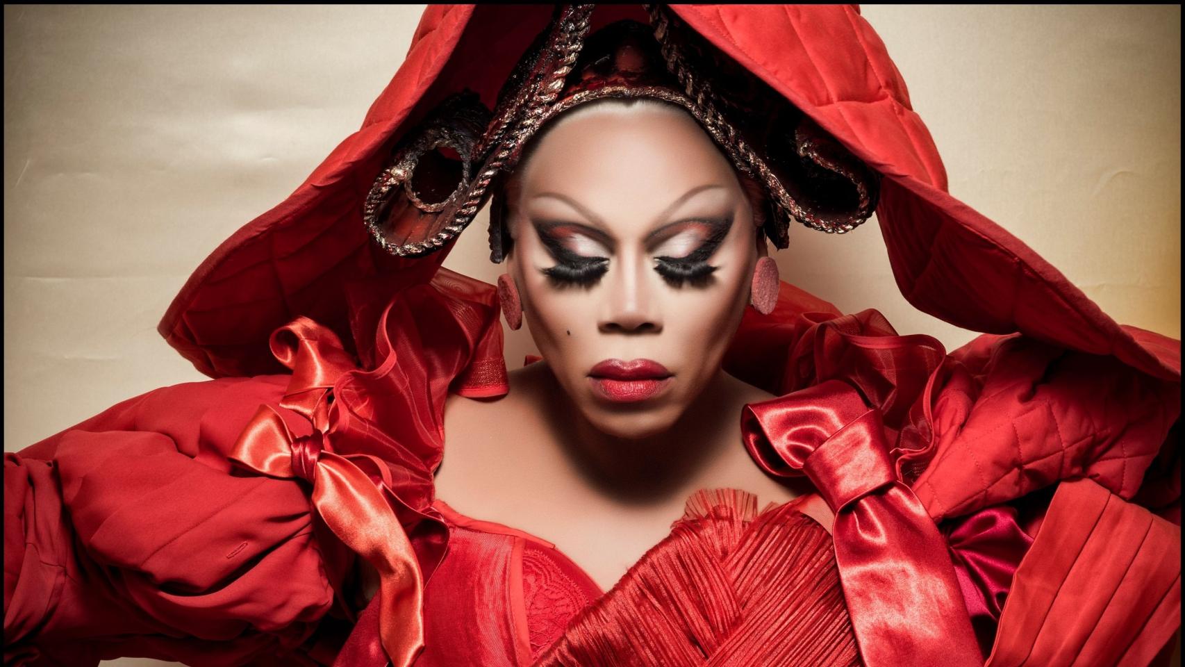 Alicia cambia de color (de piel) para Pirelli