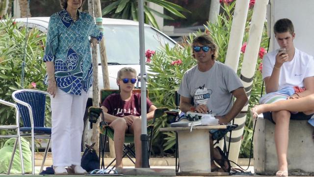 La reina emérita ejerce de abuela en sus vacaciones.