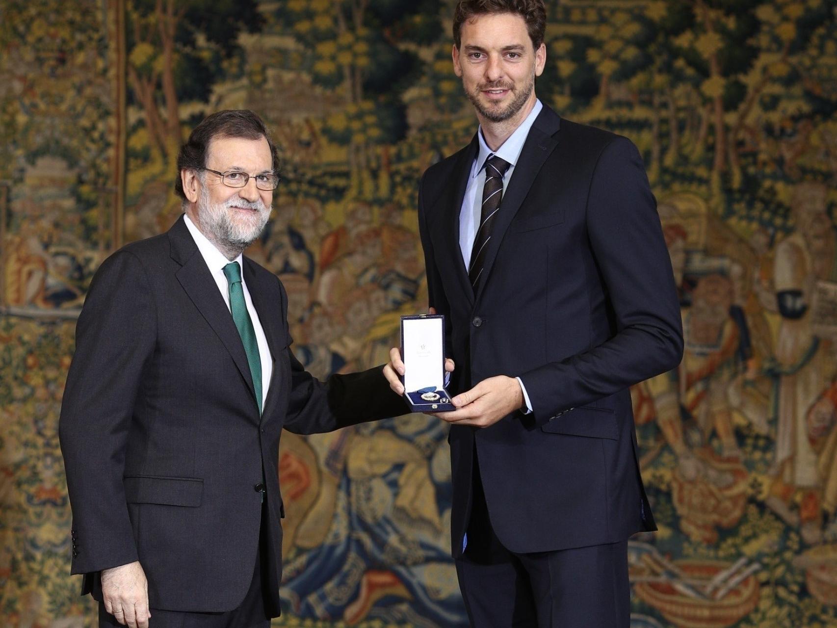 Mariano Rajoy en la entrega de la medalla a Pau Gasol