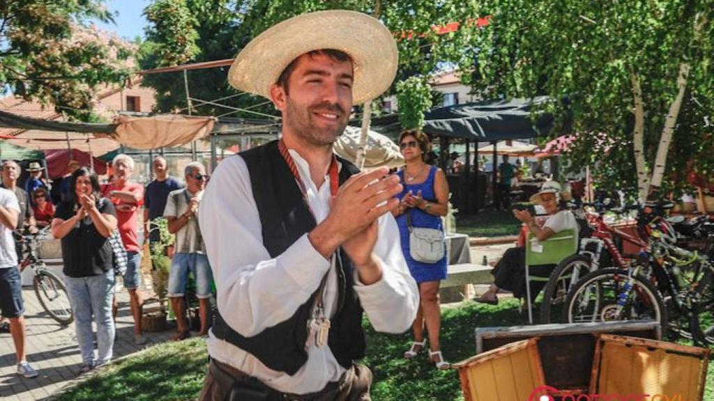 Mercado Campesino de Miranda de Azán, el alcalde, uno más en la participación