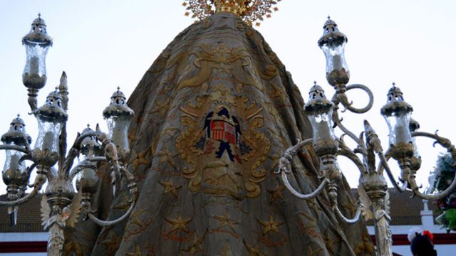 La virgen de Nuestra Señora de África patrona de la Ciudad de Ceuta en procesión el 5 de agosto.