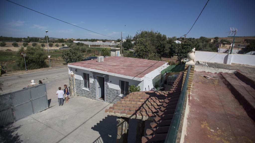 En el centro de la imagen la casa a demoler, ubicada dentro de la parcela de los padres de Samantha