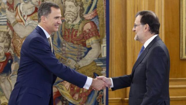El presidente del Gobierno junto con Felipe VI en una imagen de archivo.