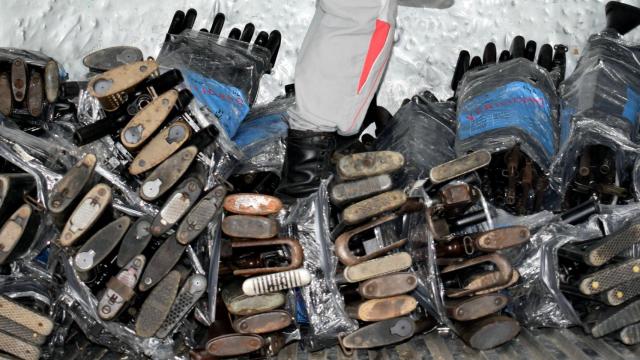 Armas y munición aprehendidas por la ONU a las FARC en Colombia