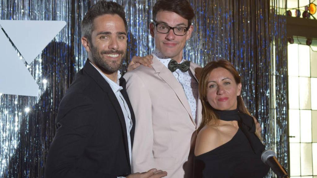 Los presentadores de 'Hotel Romántico'.