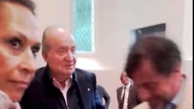 El encuentro de Juan Carlos I y Marta Gayá, una de sus 5.000 (supuestas) amantes
